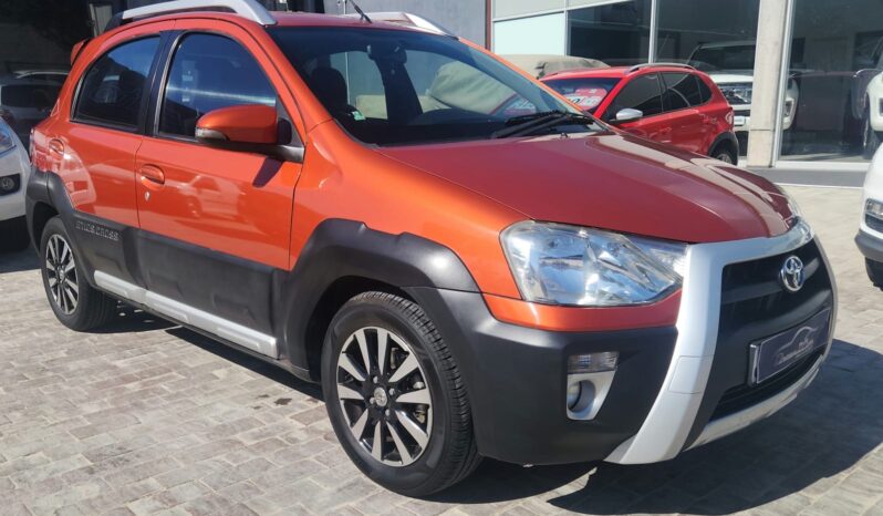 2015 Toyota Etios Cross 1.5 Xs full