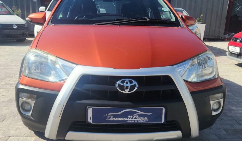 2015 Toyota Etios Cross 1.5 Xs full