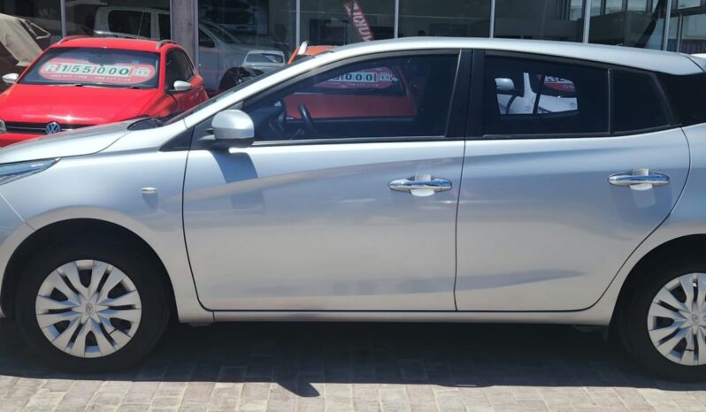 2019 Toyota Yaris 1.5 Xi full
