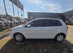2017 Volkswagen Polo Vivo full